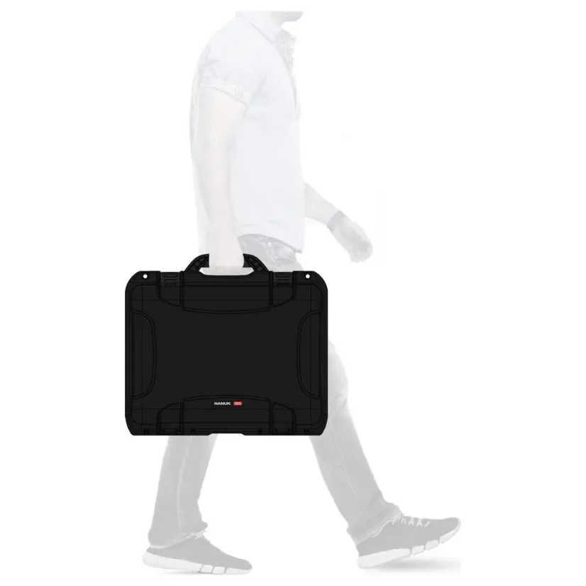Nanuk 933 Case w/padded divider - Black