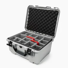 Nanuk 933 Case w/padded divider - Silver