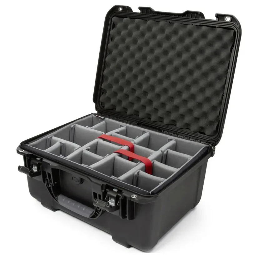 Nanuk 933 Case w/padded divider - Black
