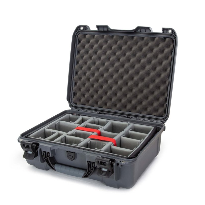 Nanuk 930 Case w/padded divider - Graphite
