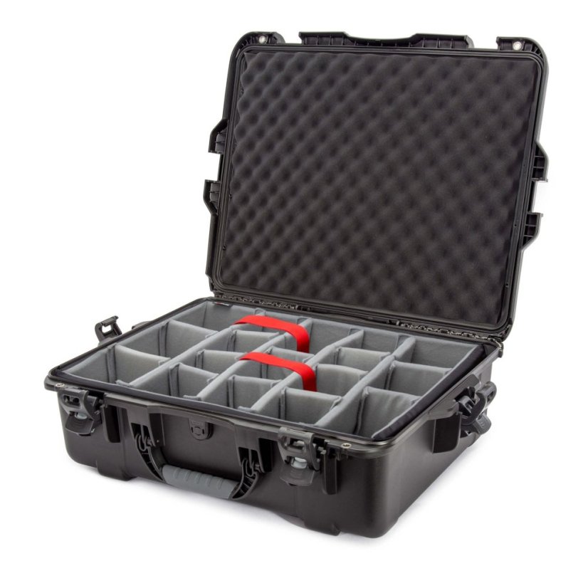 Nanuk 945 Case w/padded divider - Black